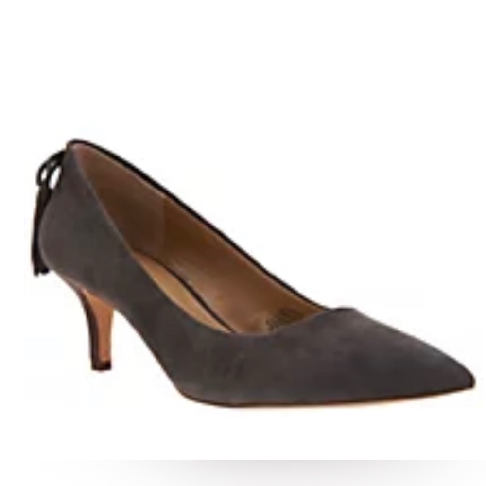 NWT G.I.L.I Pointed Toe Pumps with Tassels